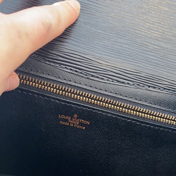 Louis Vuitton Black Epi Leather Art Deco Clutch - Picture 10 of 12